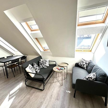 Palace Quarter 2 Peaceful Modern Central Top Floor Apartment 부다페스트 외부 사진