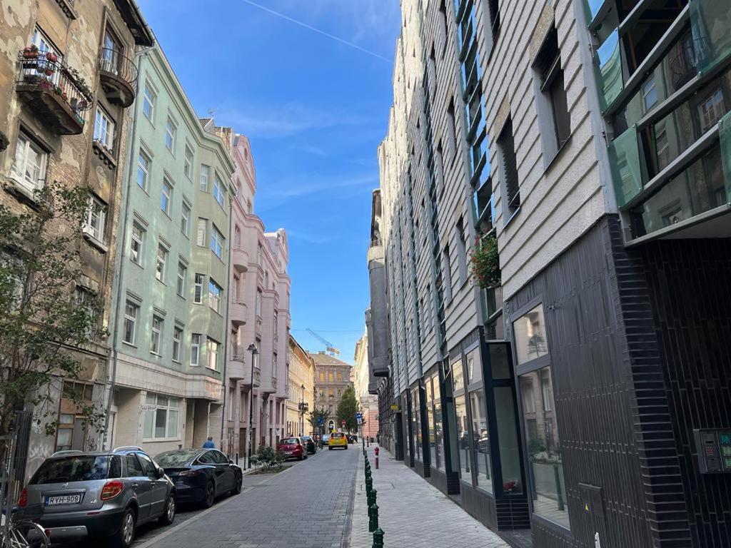 Palace Quarter 2 Peaceful Modern Central Top Floor Apartment 부다페스트 외부 사진